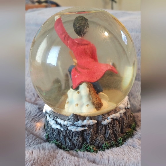 ENESCO RETIRED Harry Potter Quidditch Water Ball/Snow Globe - Picture 5 of 12